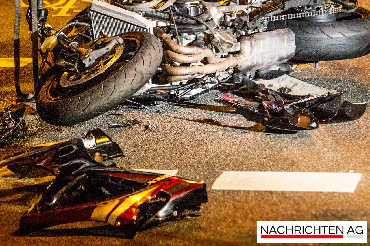 Polizei stoppt waghalsige Motorrad-Raser: Führerscheine weg!